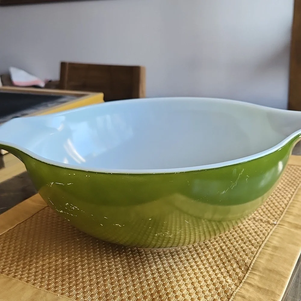 Pyrex 444 Avacado Green Verde Mixing Bowl 4 Quart Made In USA